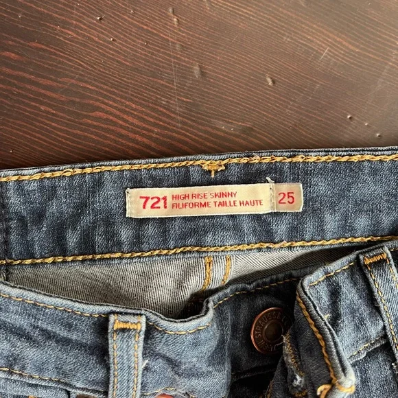 Levi’s High Rise Skinny - Picture 4 of 4
